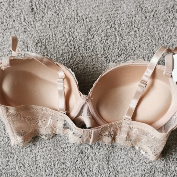NWT Rene Rofe Lingerie lace bra - Picture 2 of 2